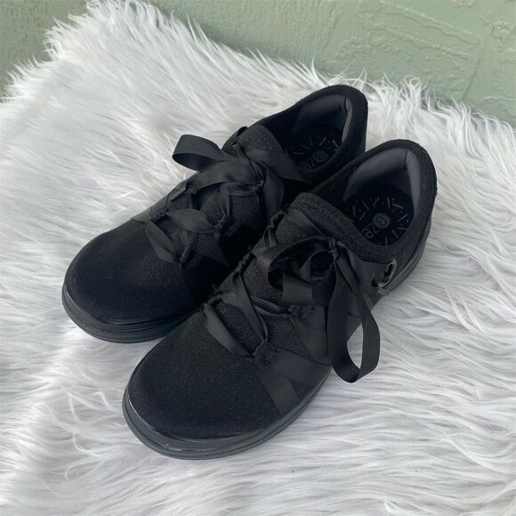 Bzees Women's Inspire Black Lace-Up Slip-On Walking Sneakers Size 9M - Picture 2 of 8